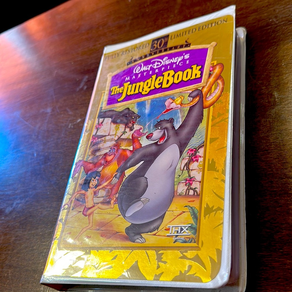 Disney The Jungle Book in original clamshell VHS